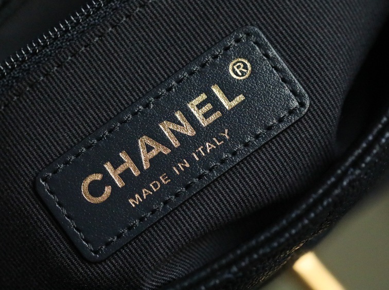 Chanel Mini Flat Caviar Black Ss2022