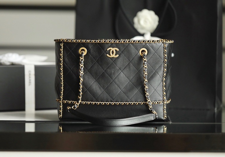 Chanel Tote Bag Lambskin Black Ss2022
