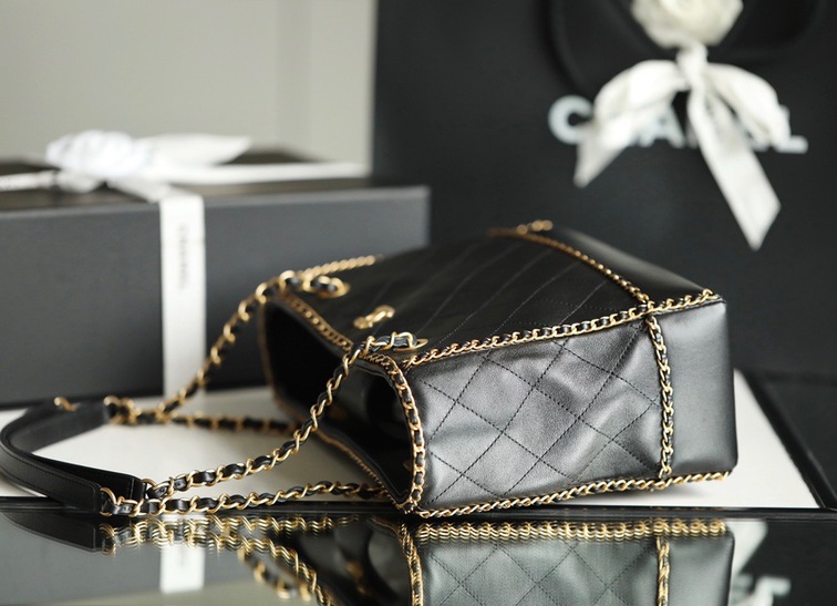 Chanel Tote Bag Lambskin Black Ss2022