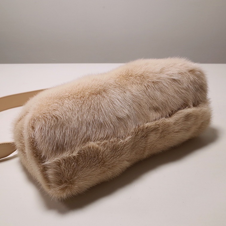 Fendi Frist Bag Fur Ss2022