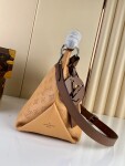 Lv Beaubourg Hobo Mono Brown Ss2022