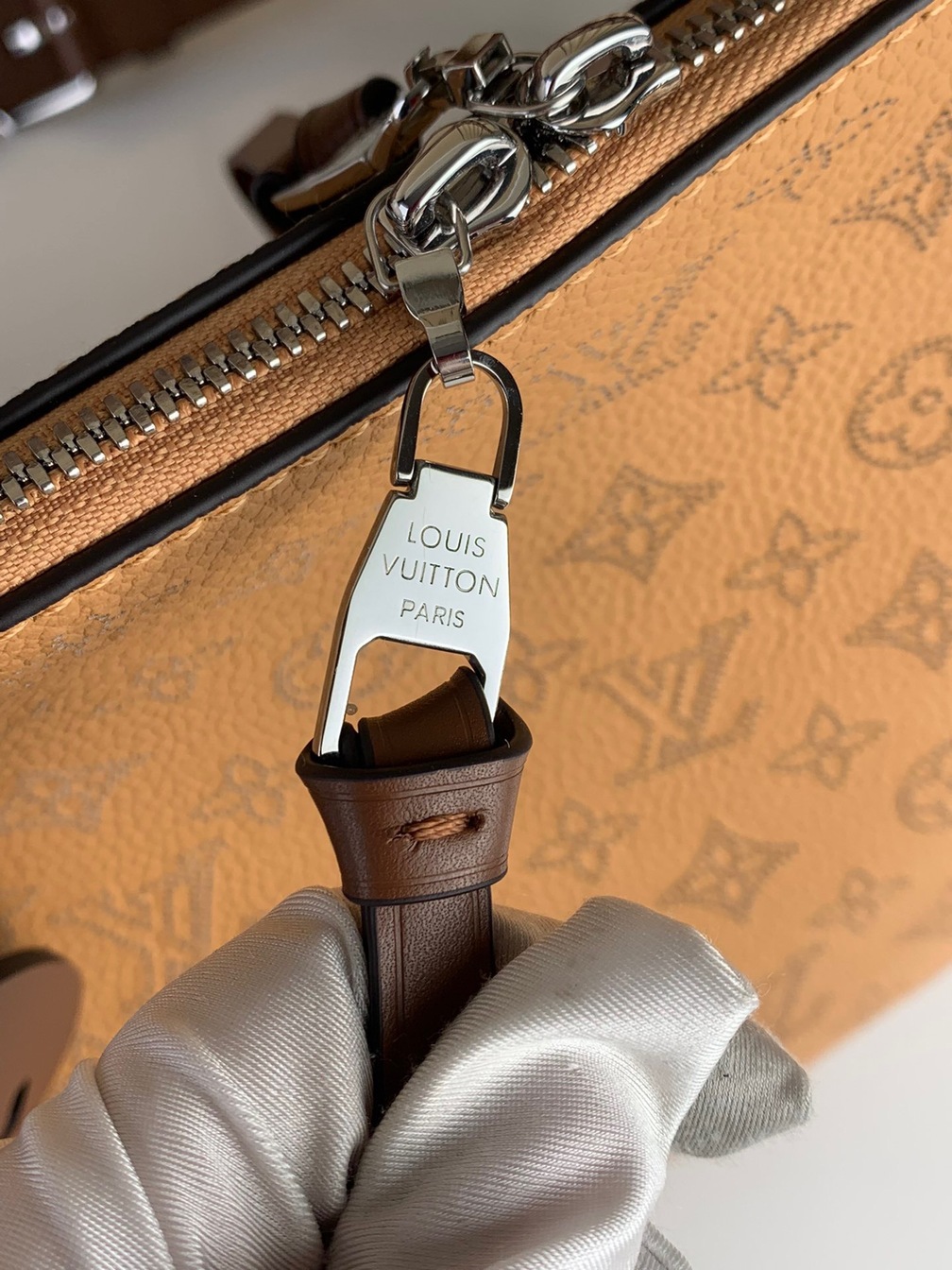 Lv Beaubourg Hobo Mono Brown Ss2022