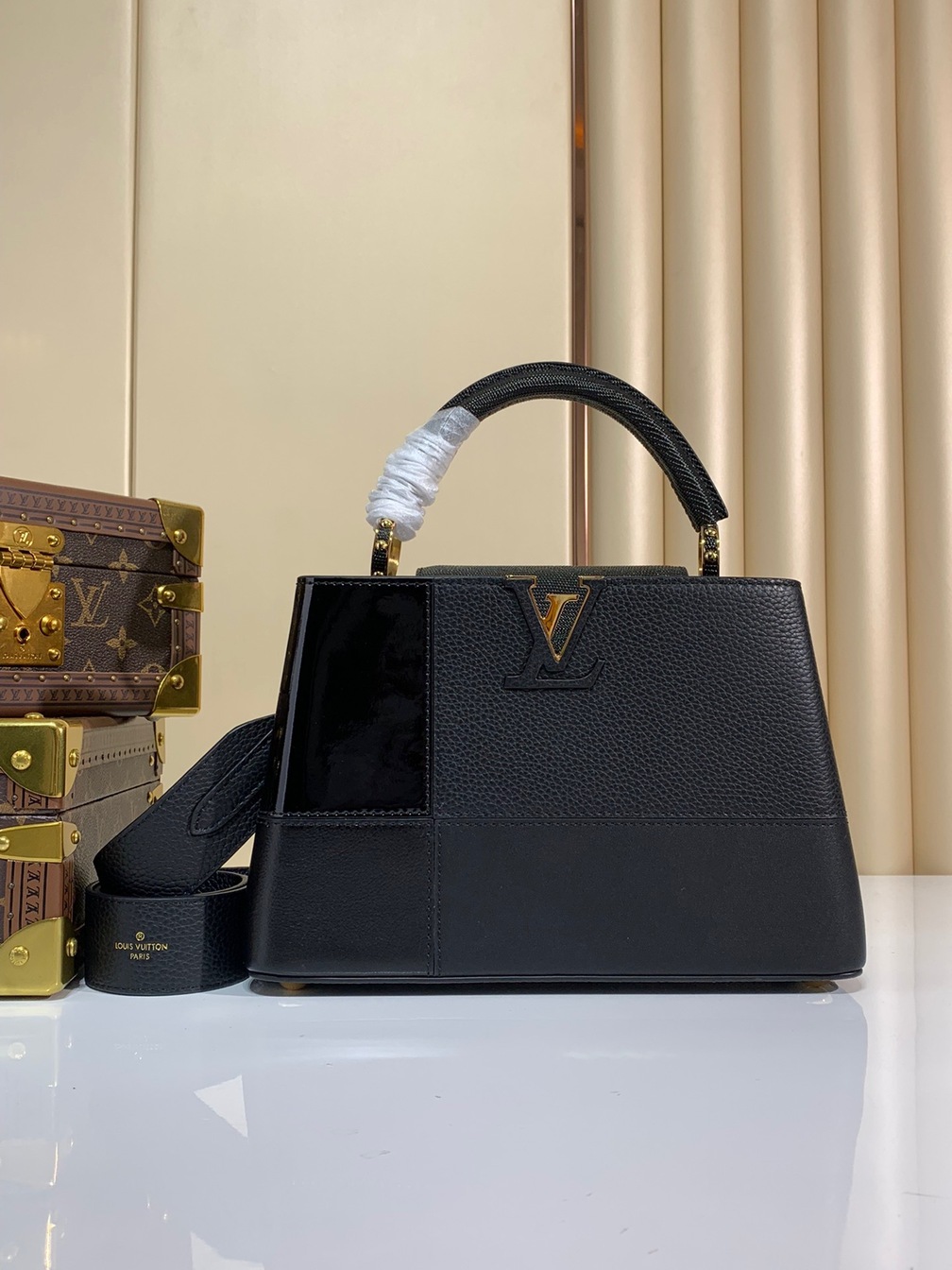 Lv Capucines Double Black 21 Ss2022