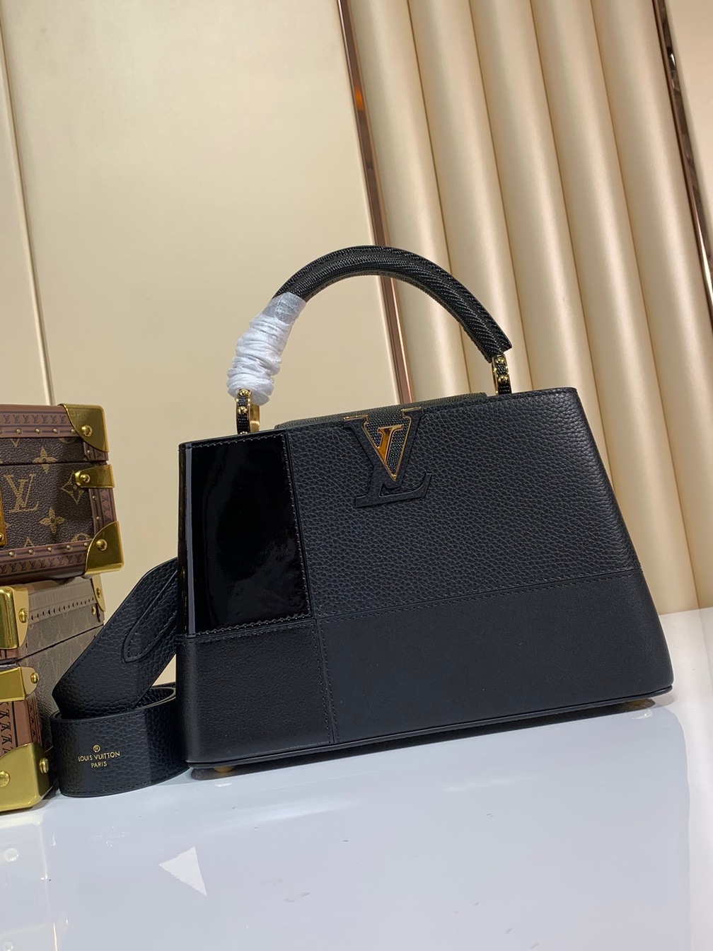 Lv Capucines Double Black 21 Ss2022