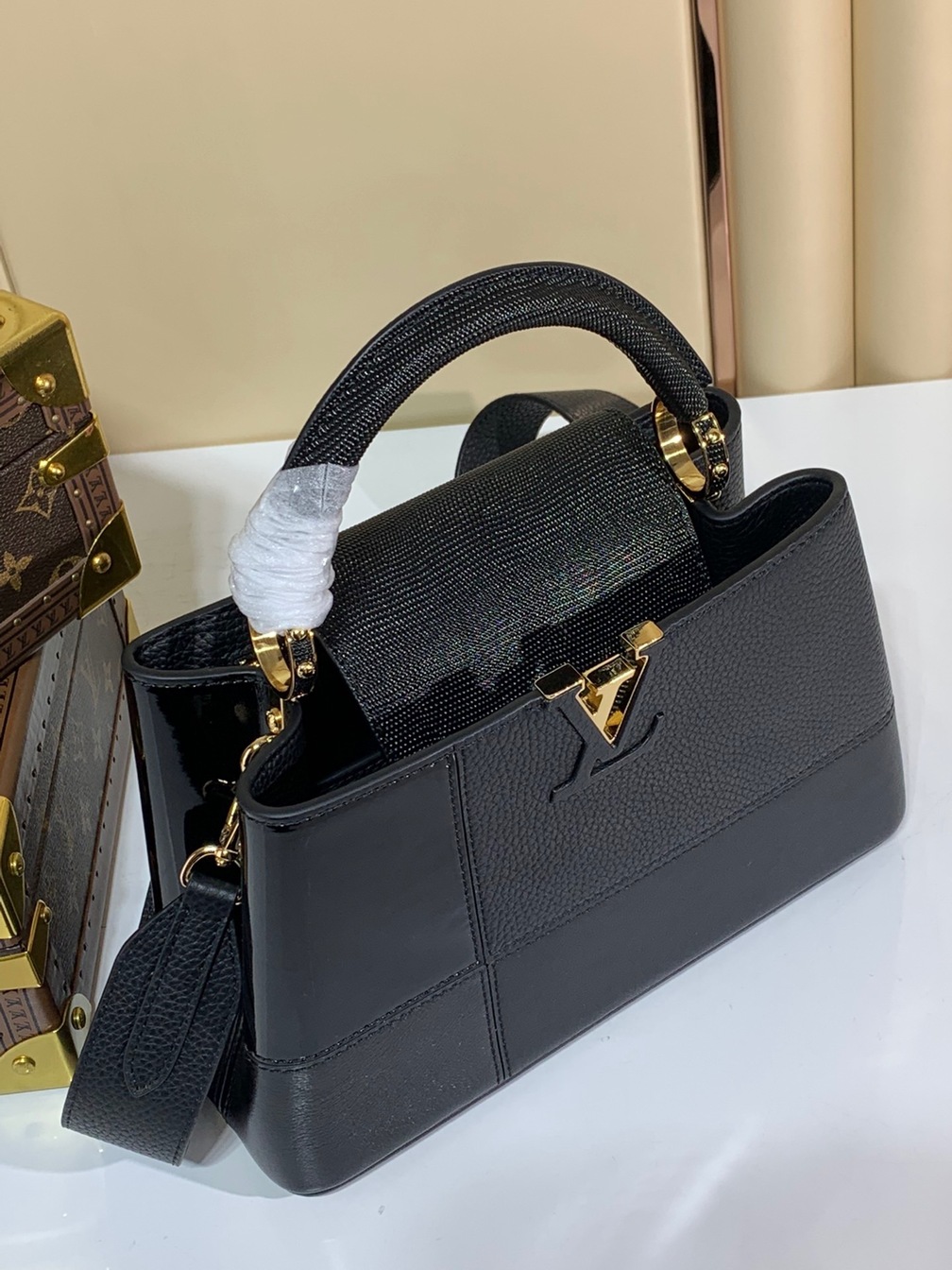 Lv Capucines Double Black 21 Ss2022