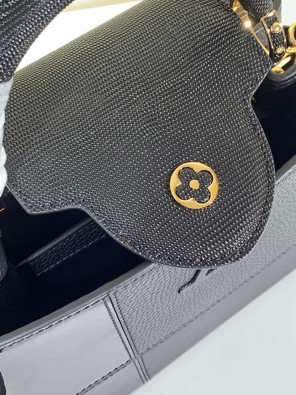 Lv Capucines Double Black 21 Ss2022