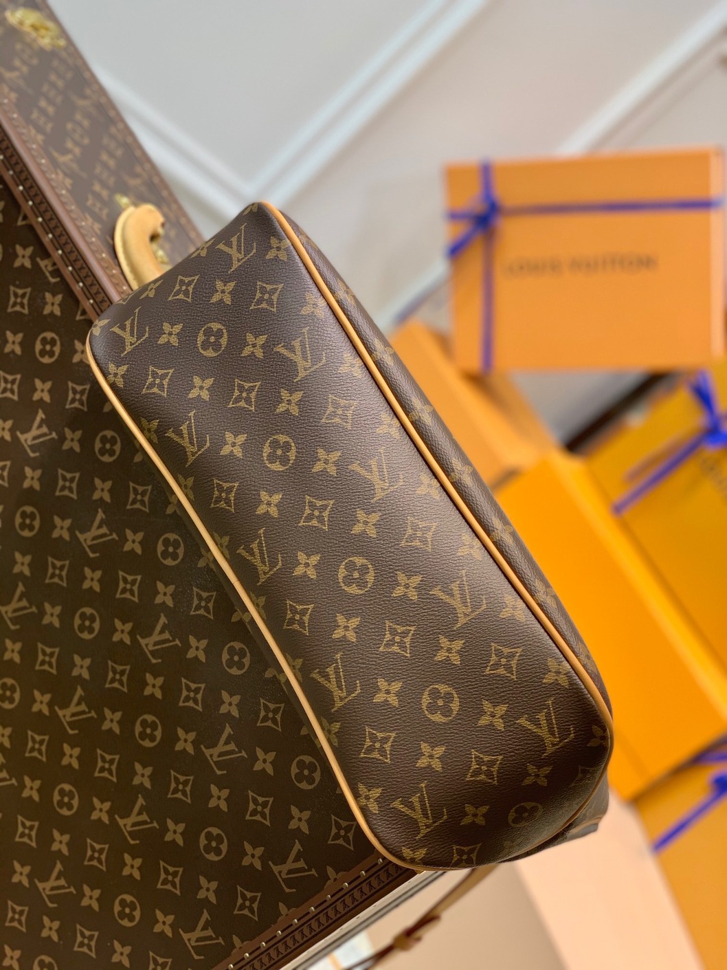 Lv Delightful Mono Brown 42 Ss2022
