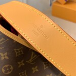 Lv Delightful Mono Brown 42 Ss2022