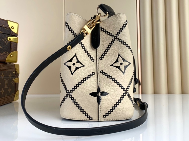 Lv Neonoe Mono White 20 Bag