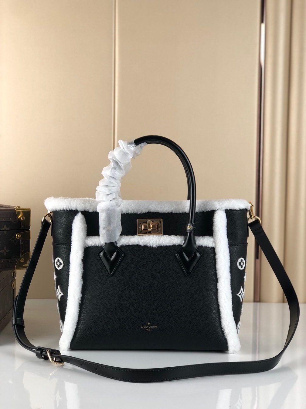 Lv On My Side Bag Black 305 Ss2022