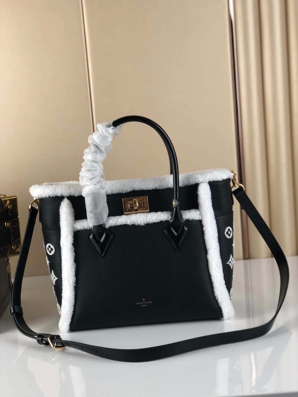 Lv On My Side Bag Black 305 Ss2022