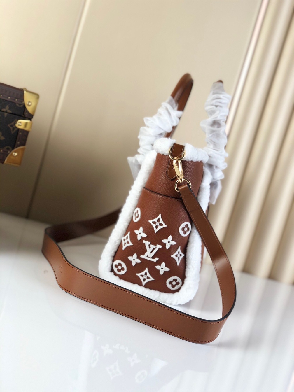 Lv On My Side Bag Brown 305 Ss2022