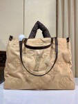 Lv Onthego Mono Beige 41 Ss2022