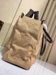 Lv Onthego Mono Beige 41 Ss2022