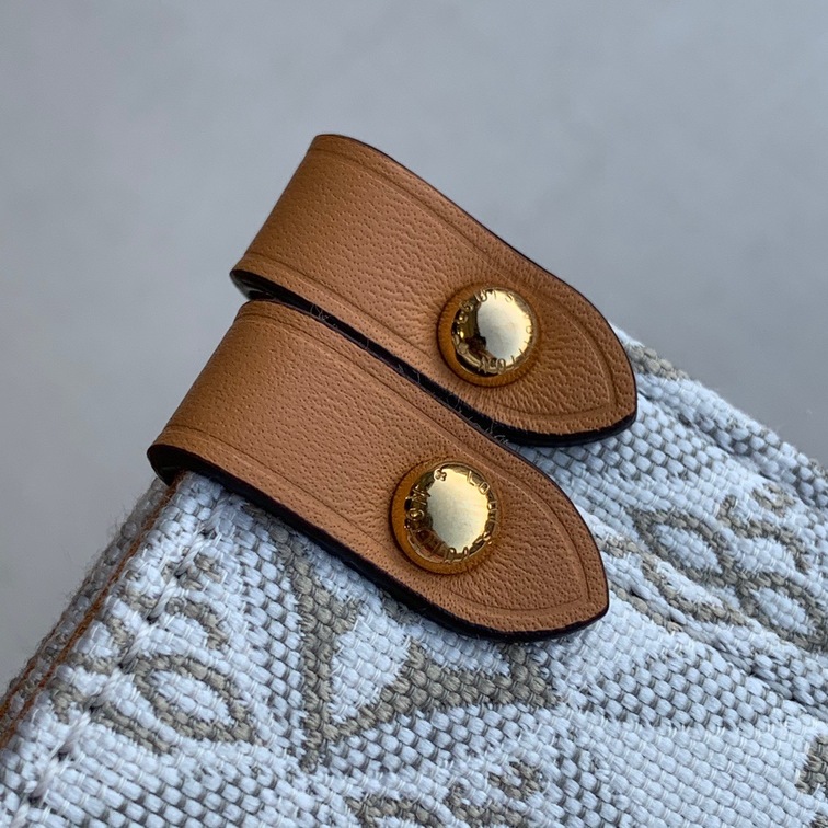 Lv Onthego Mono White 1854 Ss2022