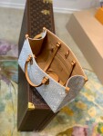 Lv Onthego Mono White 1854 Ss2022