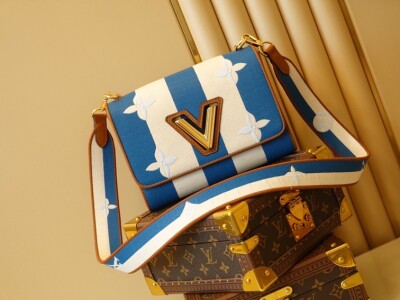 Lv Twist Handbag Blue Ss2022