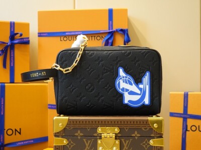 Lvxnba Cloakroom Dopp Kit Ss2022