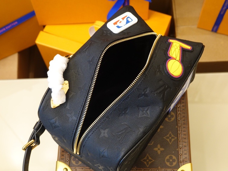 Lvxnba Cloakroom Dopp Kit Ss2022