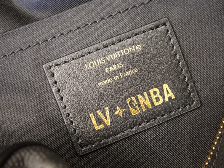 Lvxnba Cloakroom Dopp Kit Ss2022