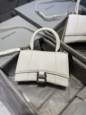 Balen Hourglass Lamskin White Xs 19