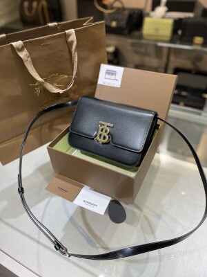 Burberry Horseferry Black Bag 25