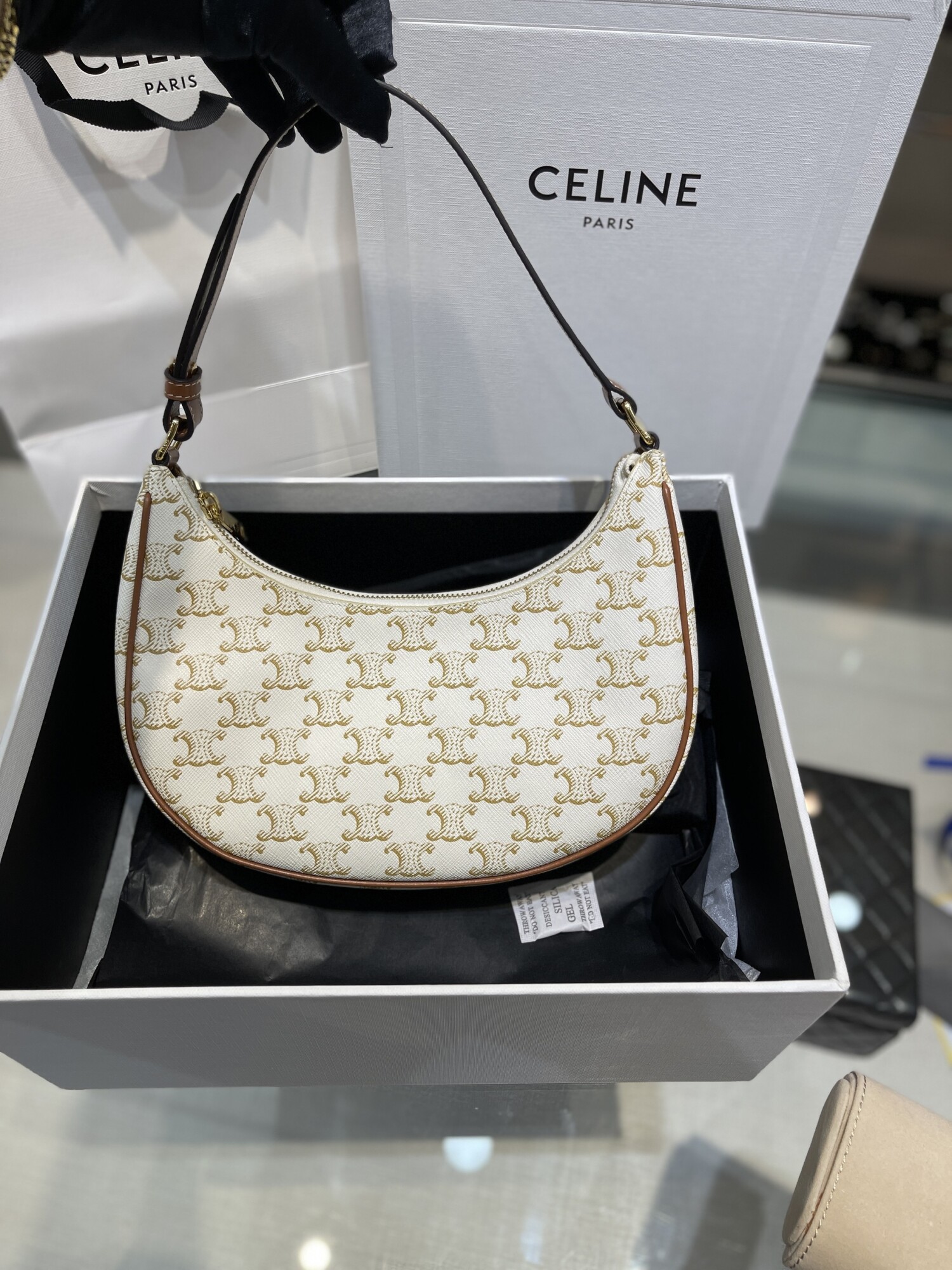 Celine Ava Bag 23