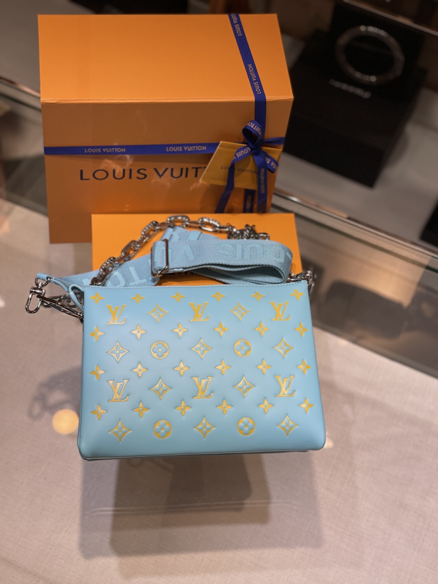 Tui Lv Coussin Pm Bags