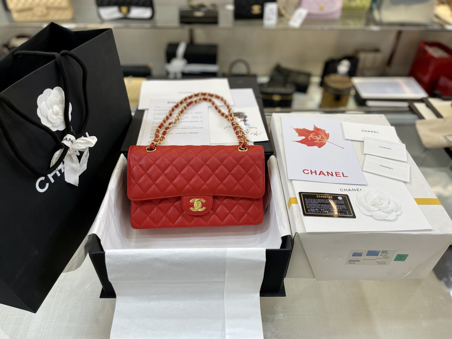 Chanel Classic Flat 25 Red Haas
