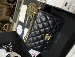 Chanel Woc 19