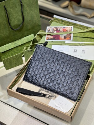 Gucci Clutch Tab T10 Black
