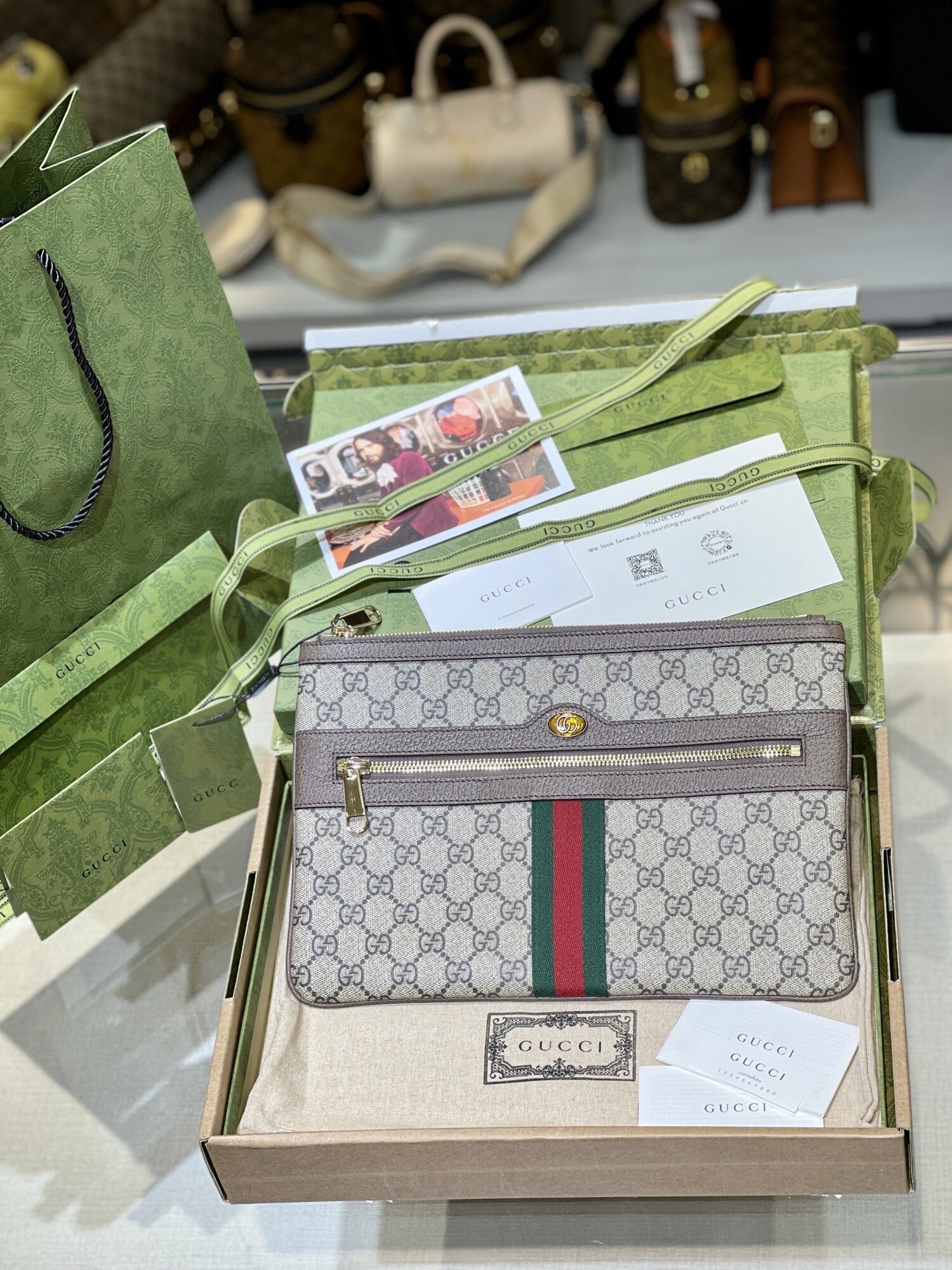 Gucci Clutch Tab T10