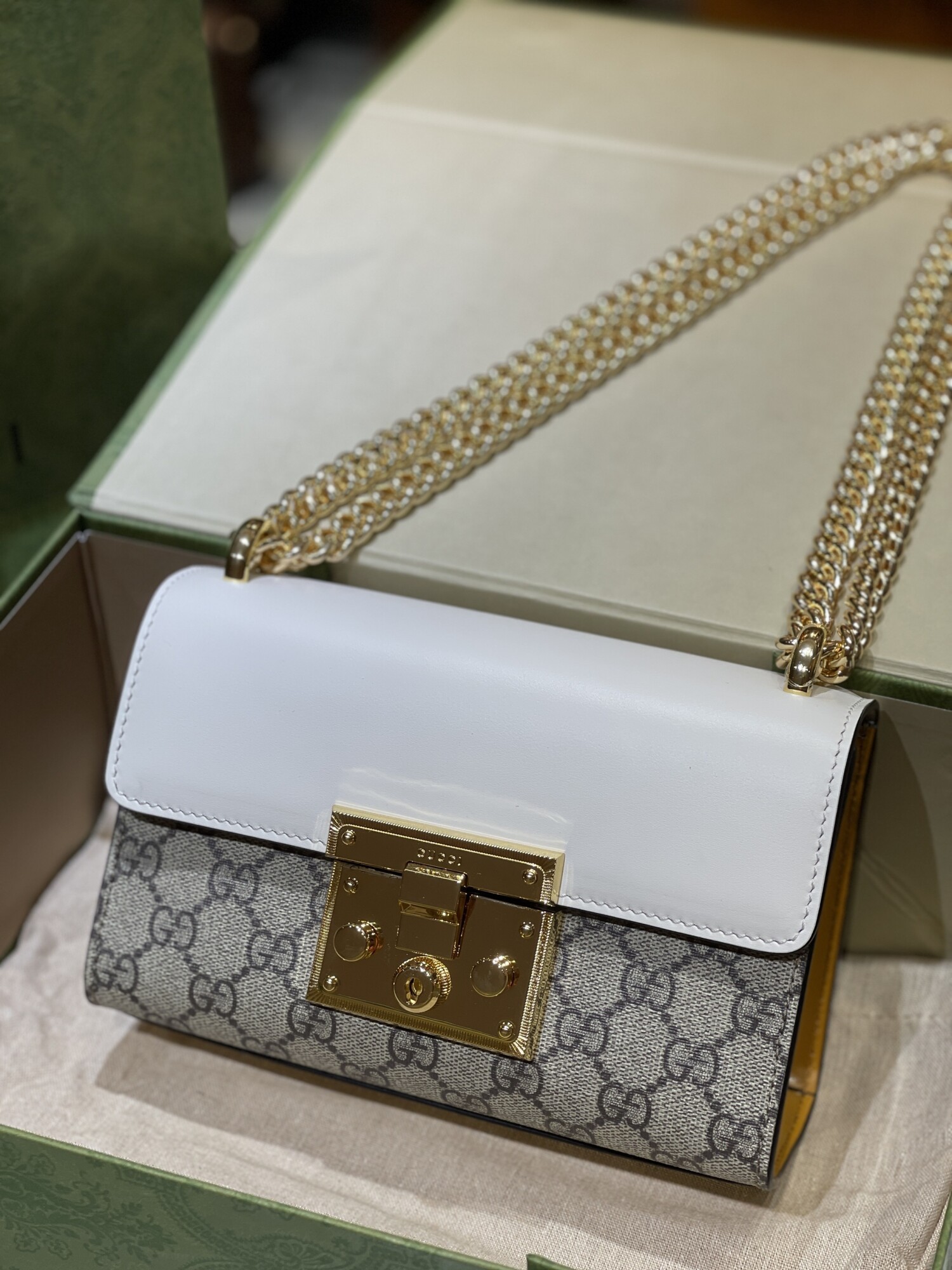 Gucci Lock White Yellow Chain