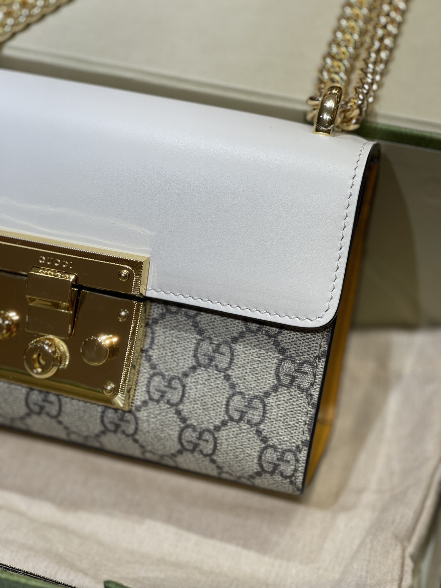 Gucci Lock White Yellow Chain