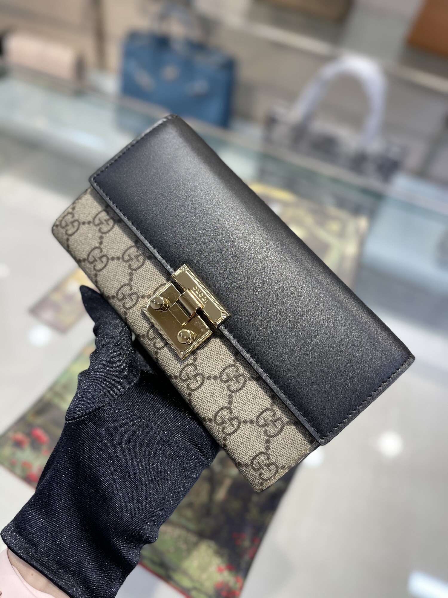 Gucci Woc Padlock 19
