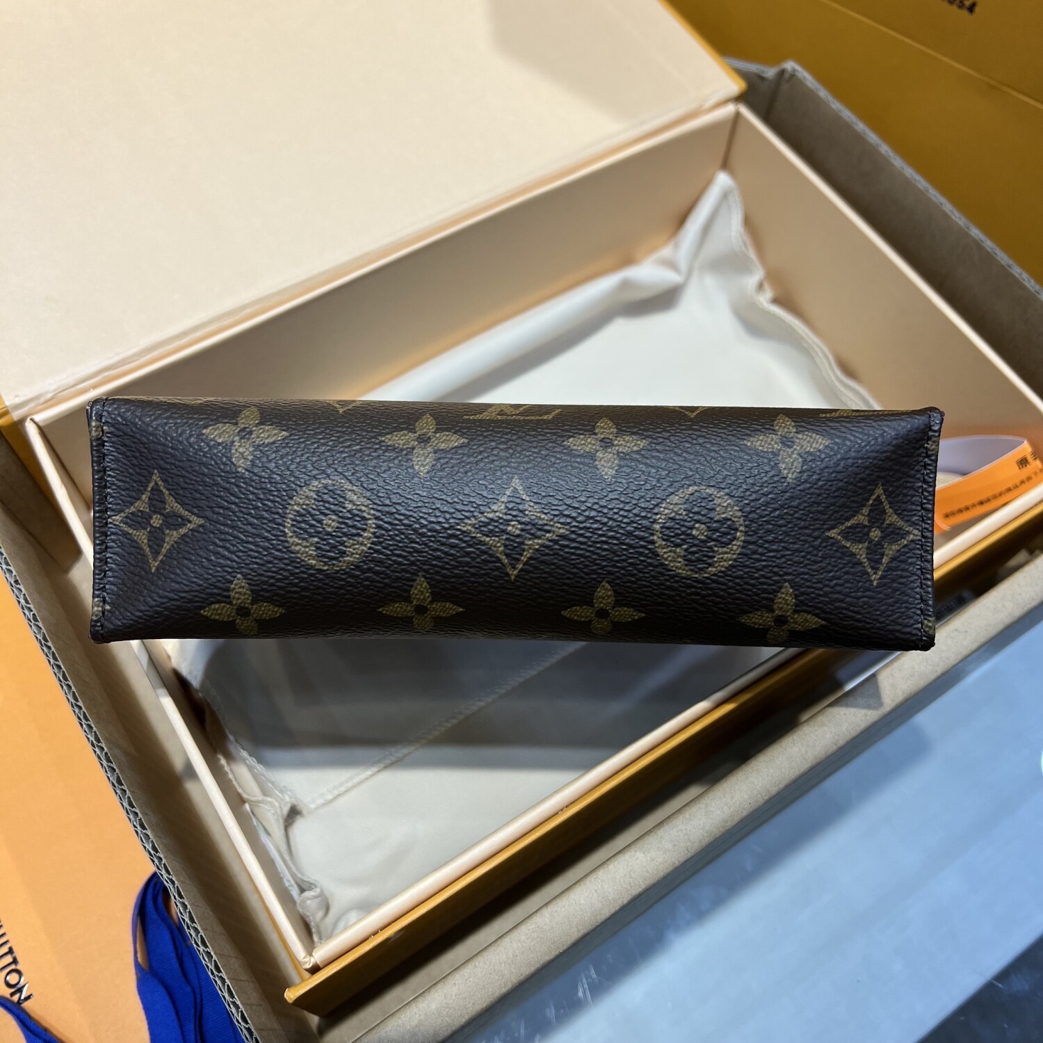 Clutch Lv Pouch 19 19cm