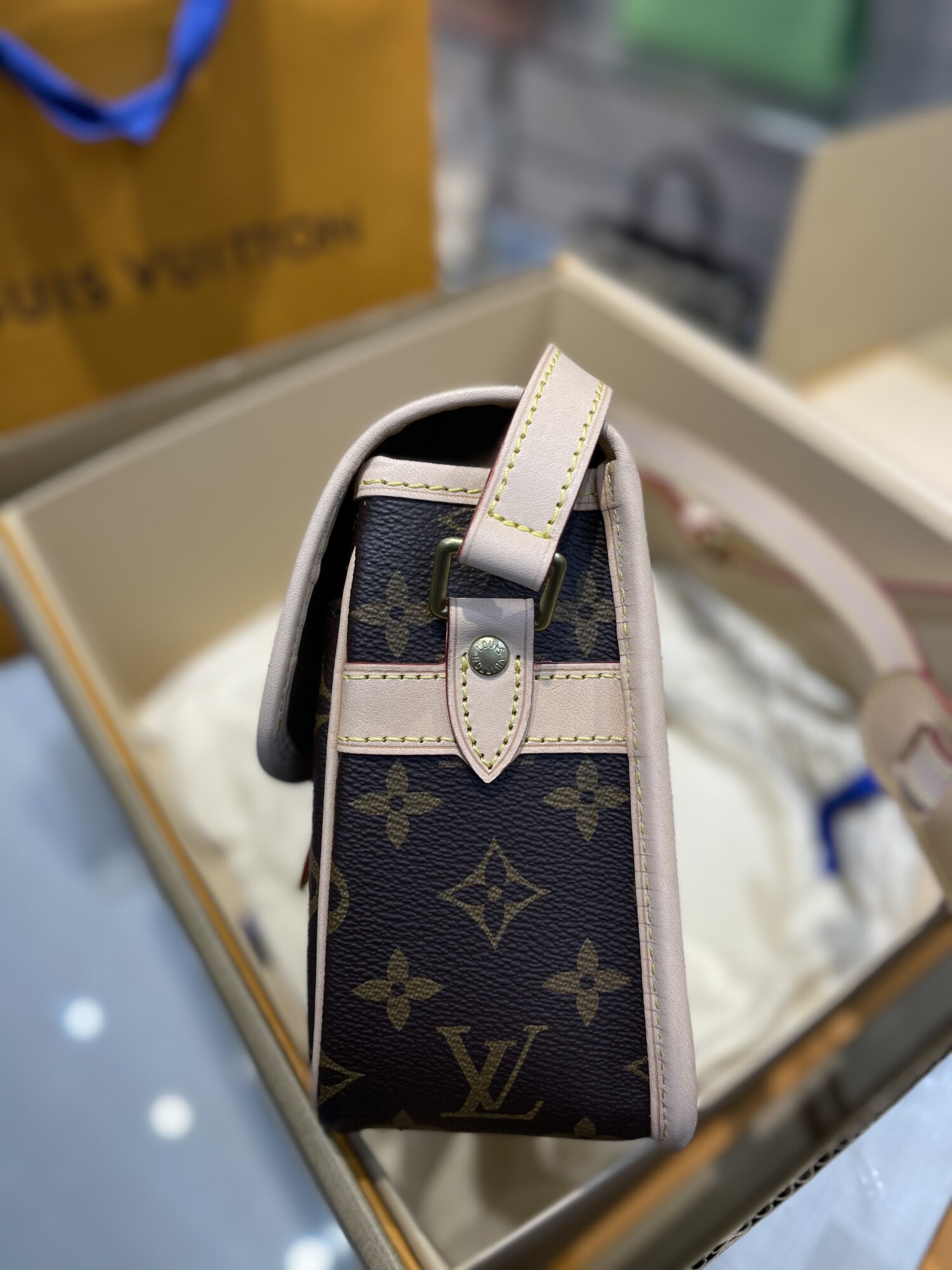 Lv Bella