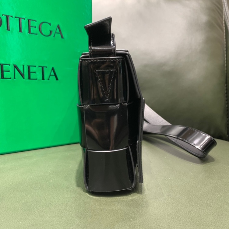 Black Intreccio Cassette Bag