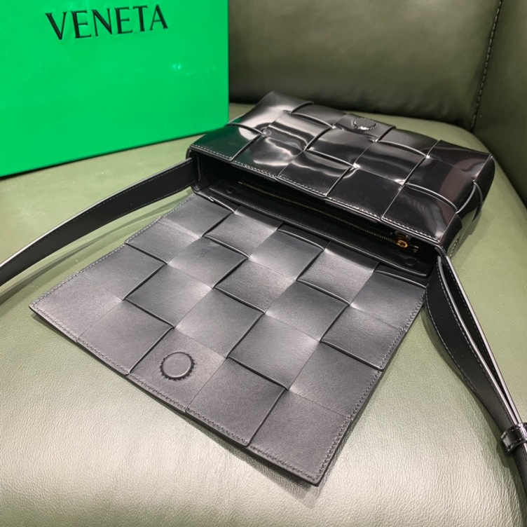 Black Intreccio Cassette Bag