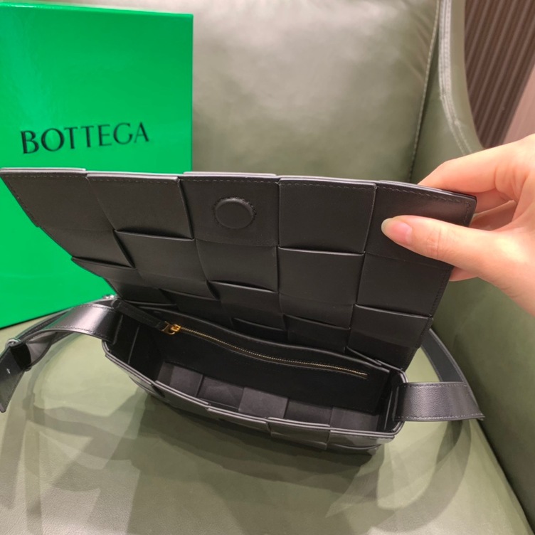 Black Intreccio Cassette Bag
