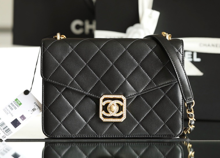 21k Diamond Buckle Flap Bag
