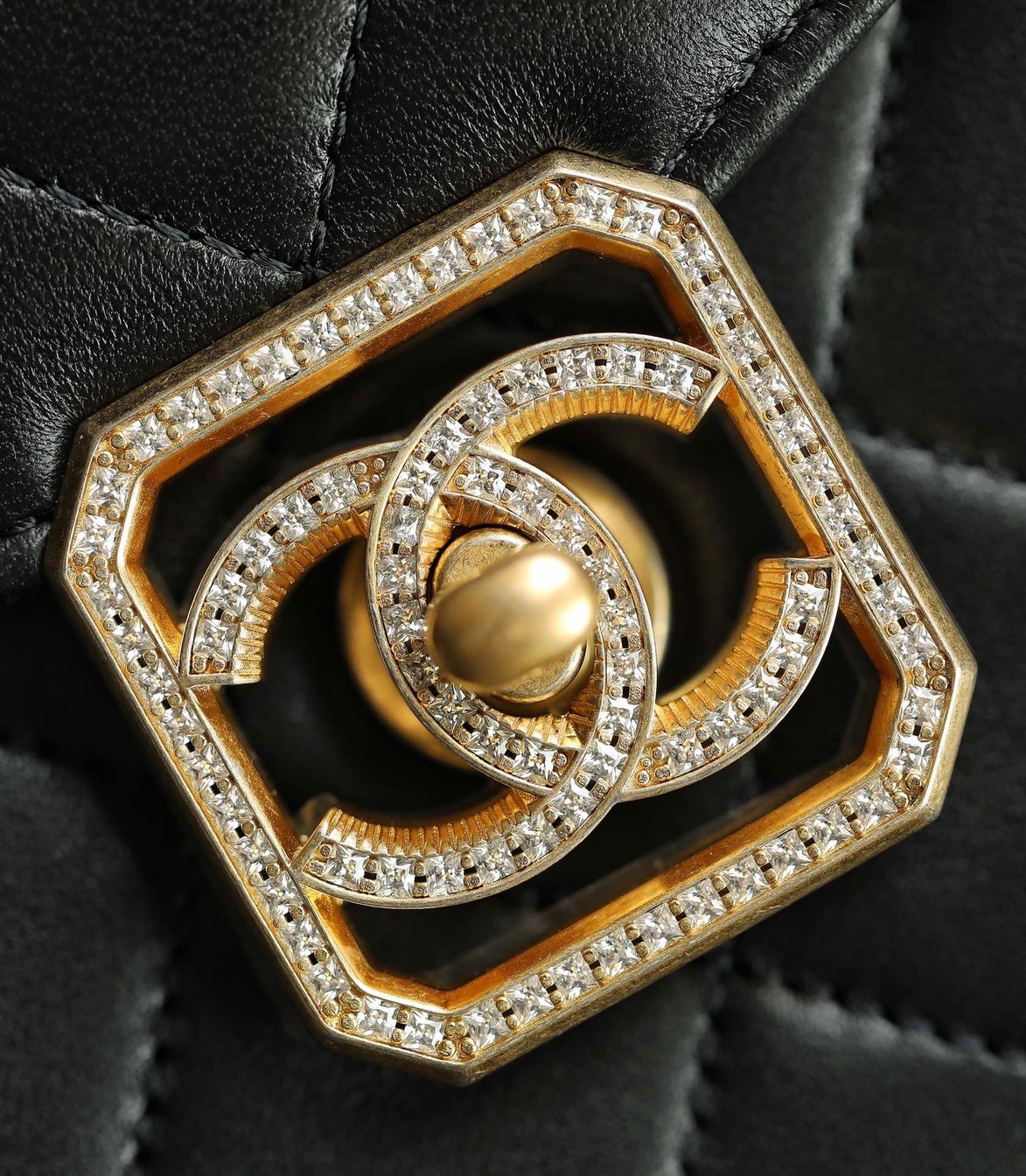 21k Diamond Buckle Flap Bag