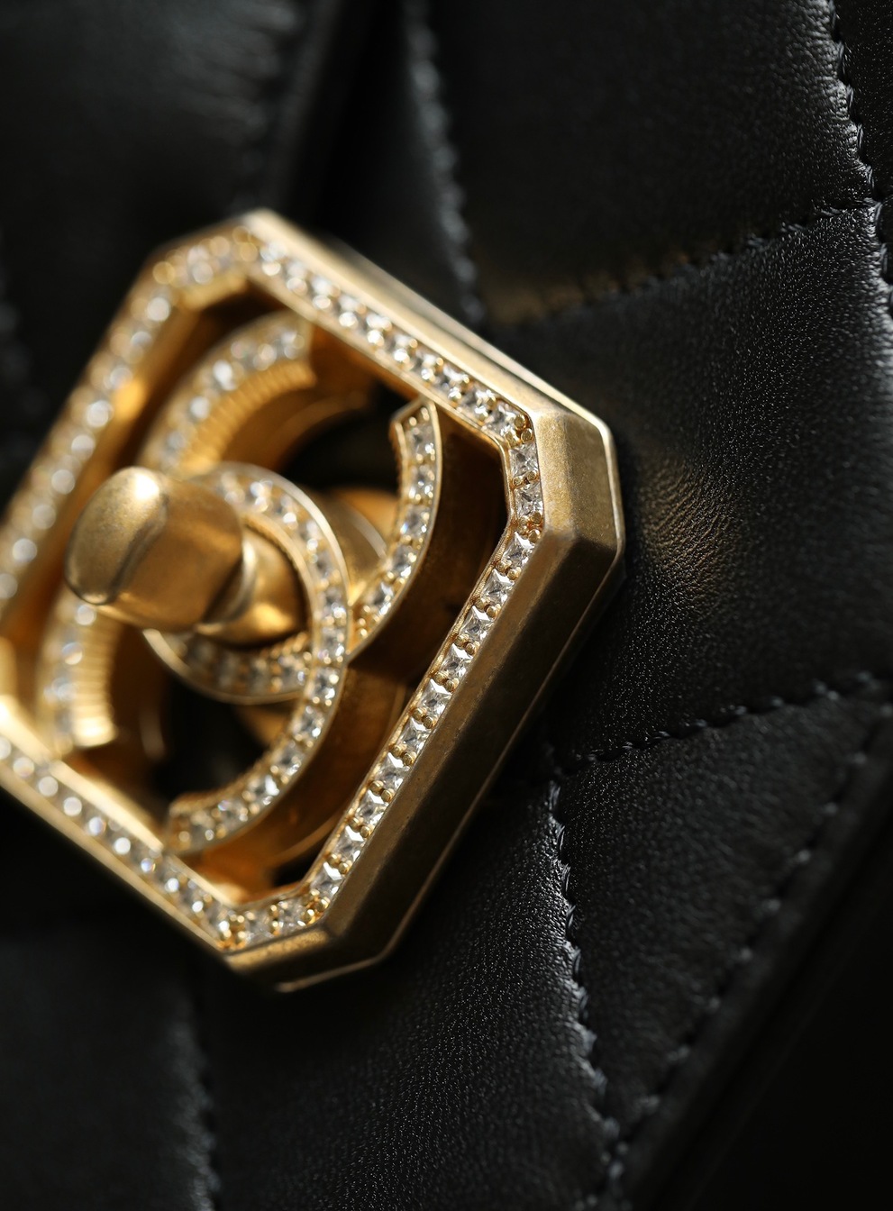 21k Diamond Buckle Flap Bag