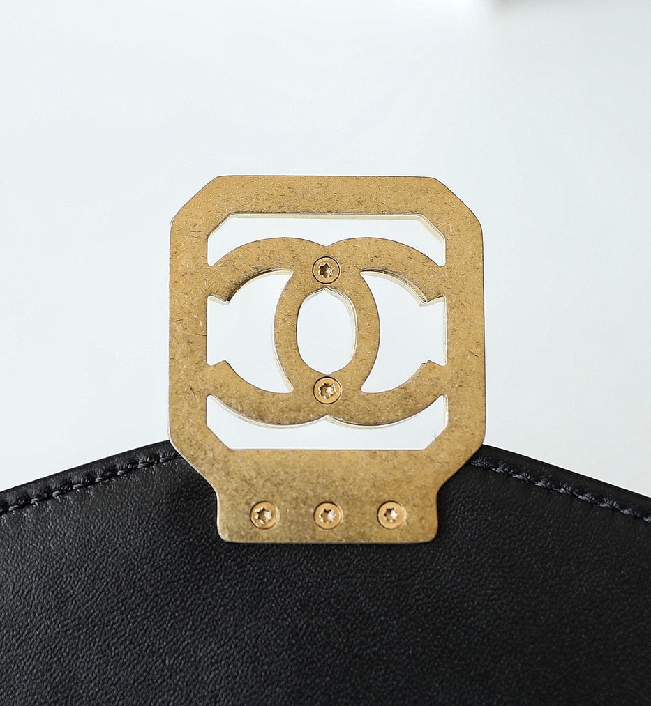 21k Diamond Buckle Flap Bag