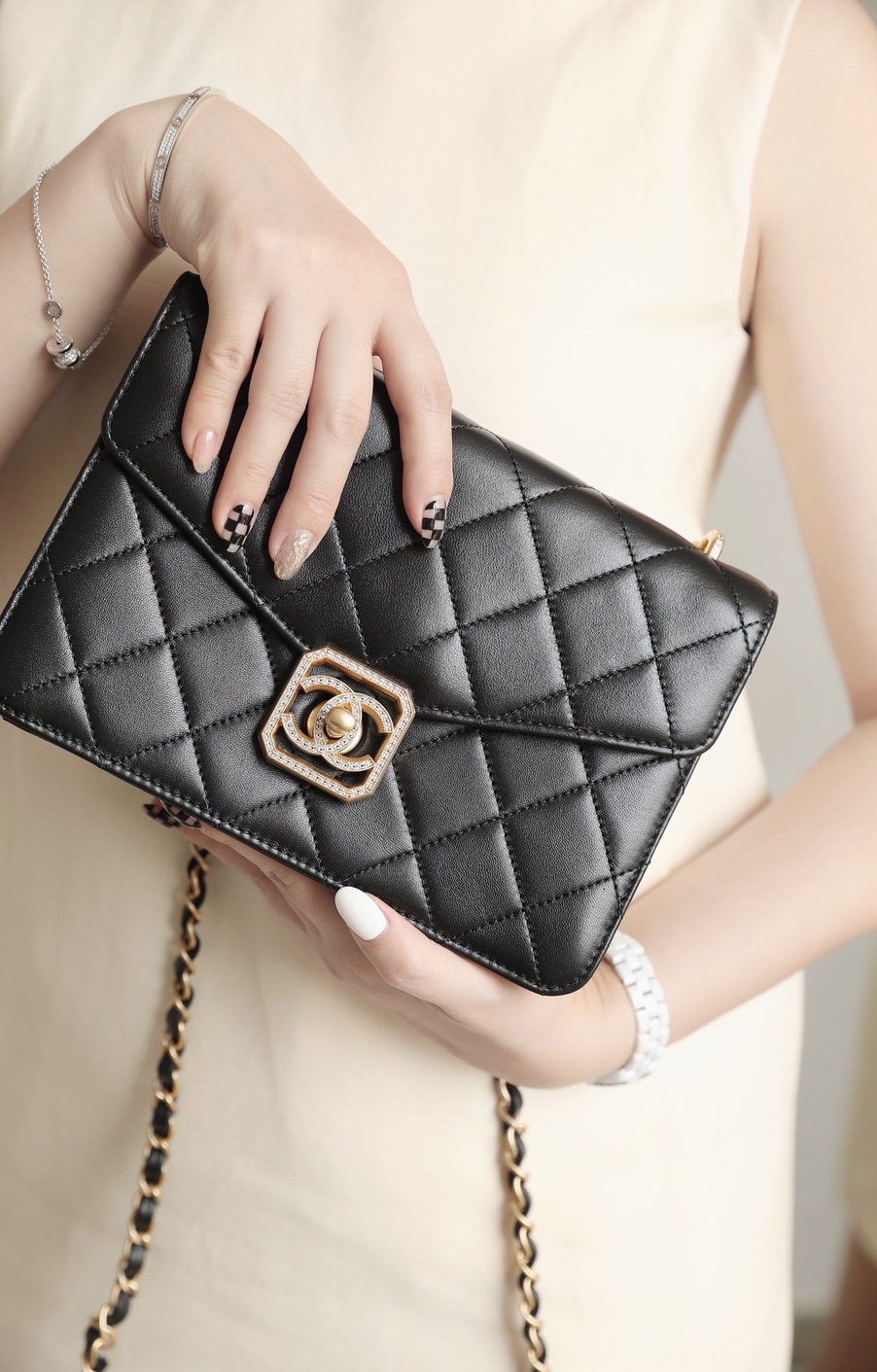 21k Diamond Buckle Flap Bag