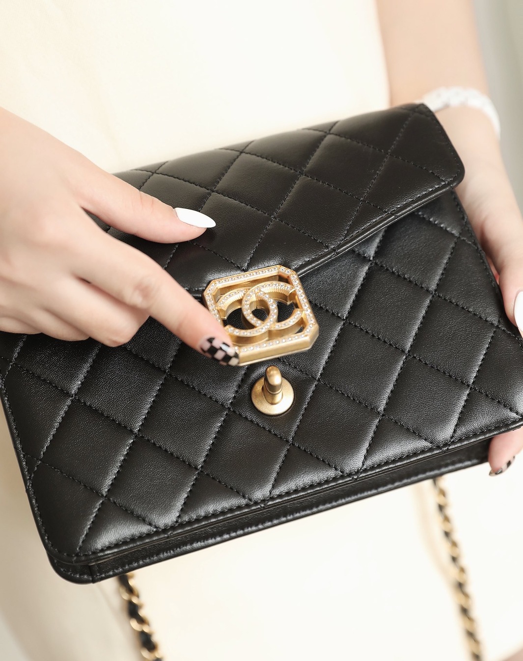 21k Diamond Buckle Flap Bag