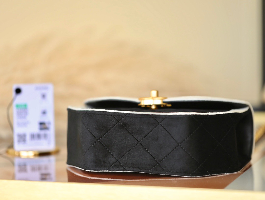 Mini Velvet Flap Bag