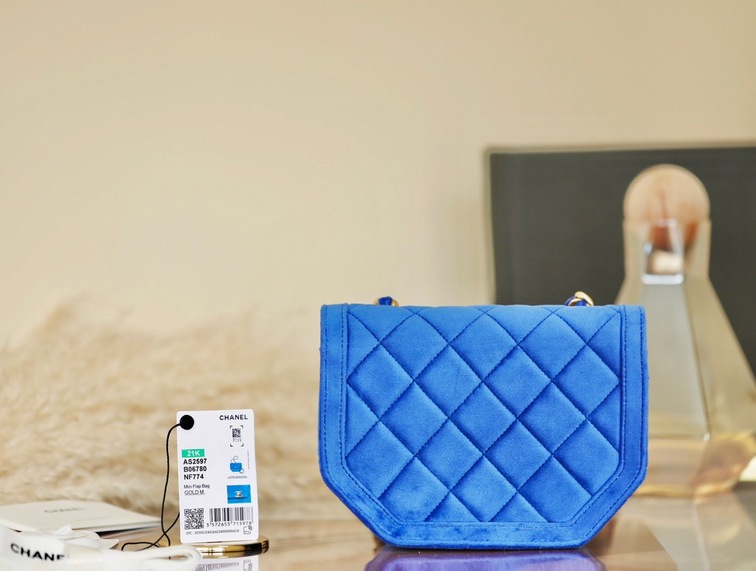 Mini Velvet Flap Bag