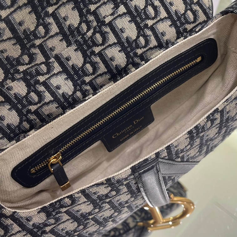 Oblique Saddle
