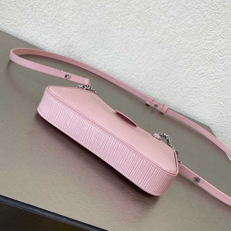 Easy Pouch On Strap Bag